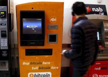 Bitcoin tăng vượt 43.000 USD khi vốn hóa thị trường tiền điện tử tăng