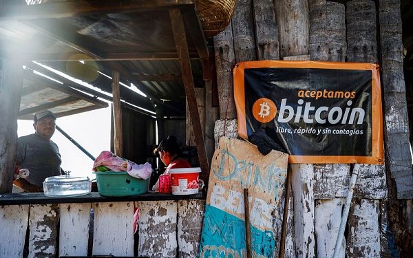 Hoạt động của cá voi Bitcoin đạt mức cao nhất trong hai năm khi thị trường theo dõi quyết định của SEC ETF