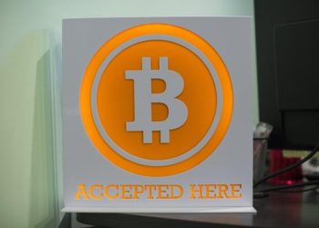 Bitcoin hồi phục sau đợt bán tháo 700 triệu USD khi các nhà giao dịch chú ý đến quyền chọn mua