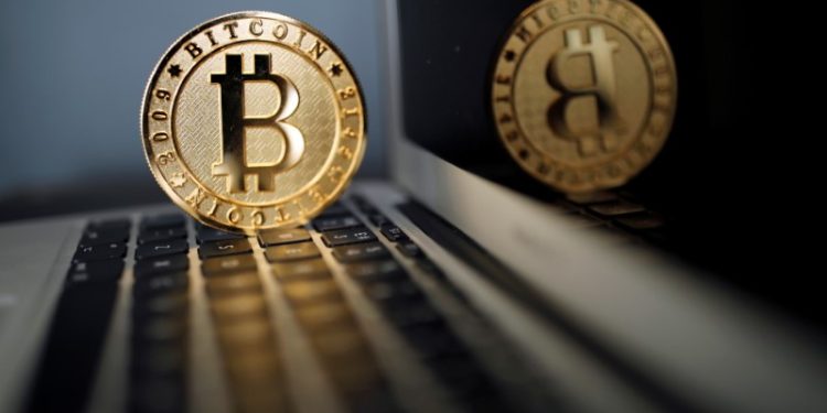 Grayscale chọn mô hình tạo tiền mặt cho Bitcoin ETF trong bối cảnh thay đổi lãnh đạo