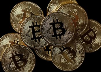 Bitcoin ETF đạt được sức hút khi Grayscale bán cổ phần sau khi SEC chấp thuận