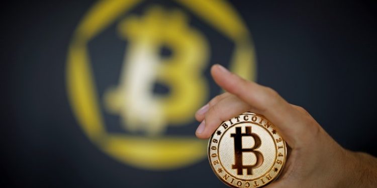 Bitcoin chìm trong sắc đỏ, giảm 10%