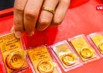 Giá vàng SJC, vàng nhẫn sáng nay 31/7 đồng loạt giảm, Bitcoin tăng nhẹ